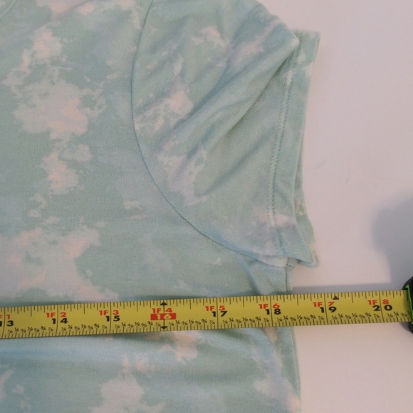 NWOT  Woman's Tee - Picture 5 of 6